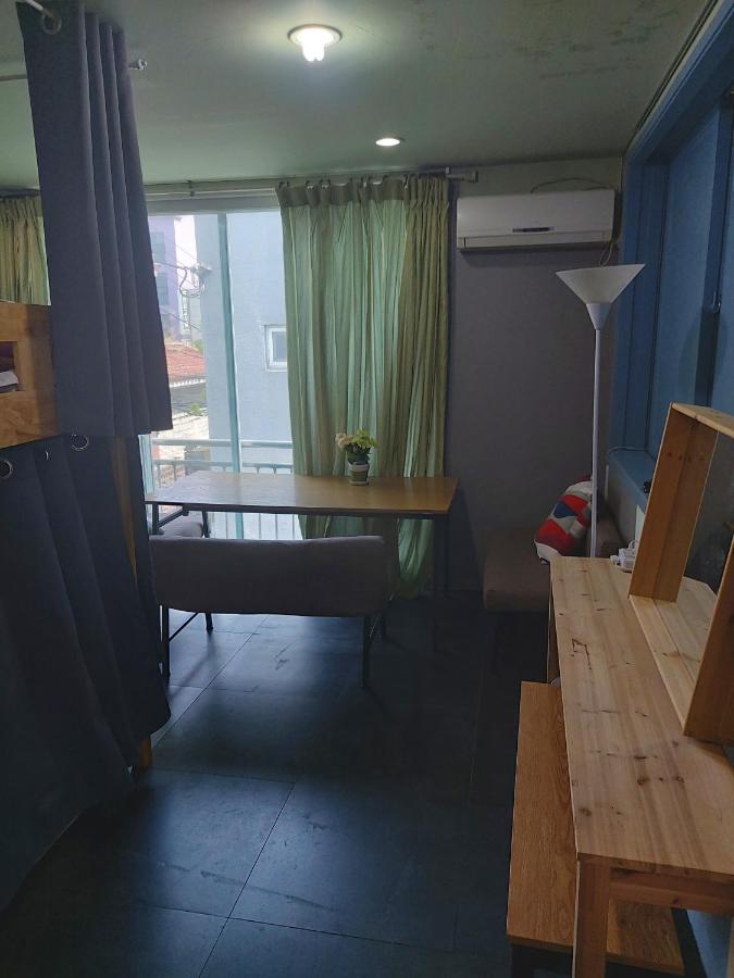 Buzz Guesthouse Hostel Seoul Exterior photo