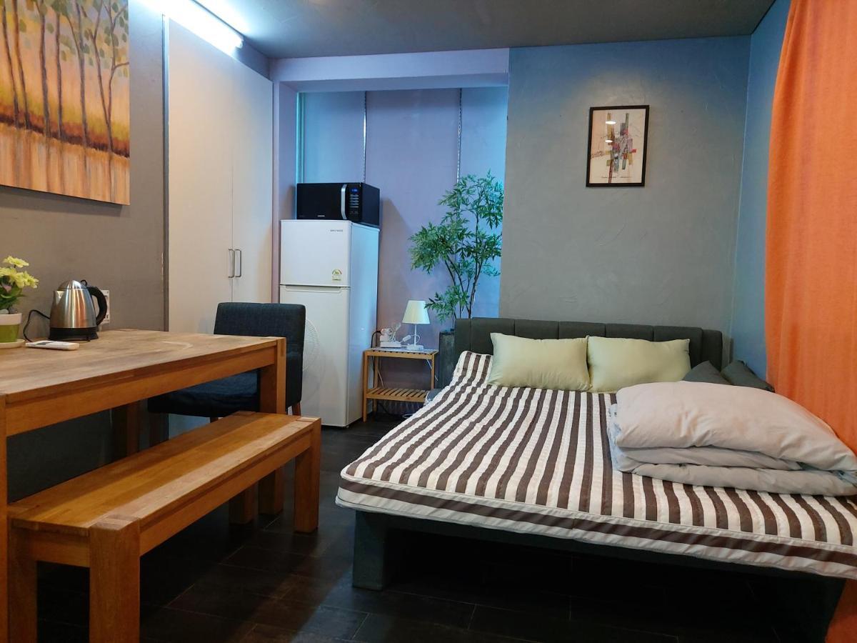 Buzz Guesthouse Hostel Seoul Exterior photo